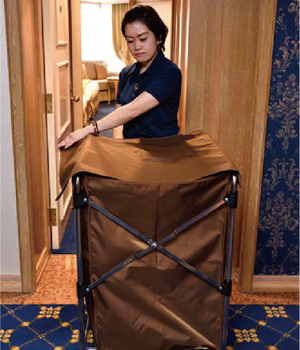 ｢HOTEL LINEN WAGON｣＋｢LINEN COLLECTING WAGON｣