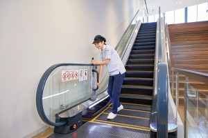 ã¨ã¹ã«ã¢ãã_ä¸ãã·ã¼ã³_ãã§ãã¼ãã§å º_k1-0163