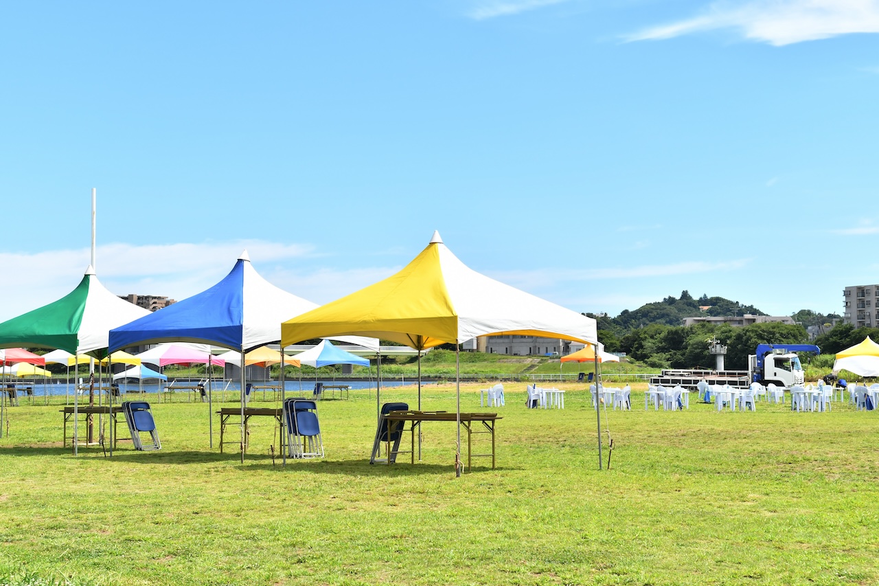 屋外イベントのテント