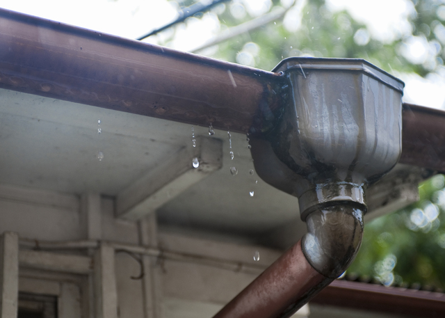 カーポートや屋根の雨樋の掃除は業者に依頼するべき 株式会社テラモト